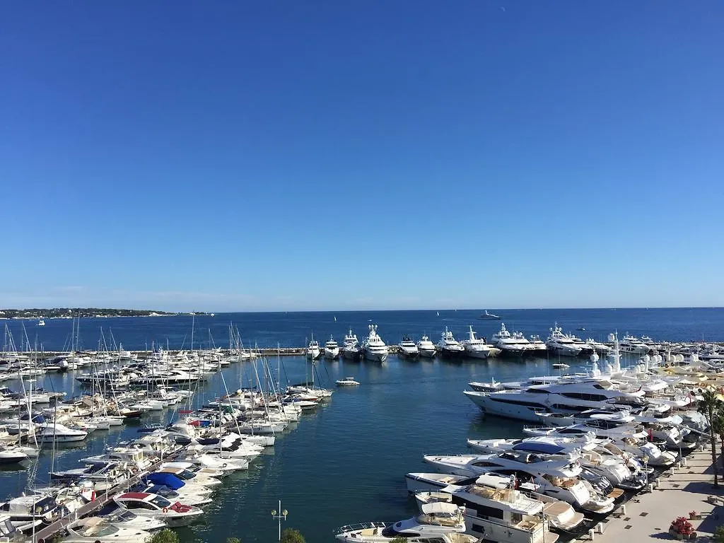 Amazing View Port Golfe-Juan And Garage Apartment